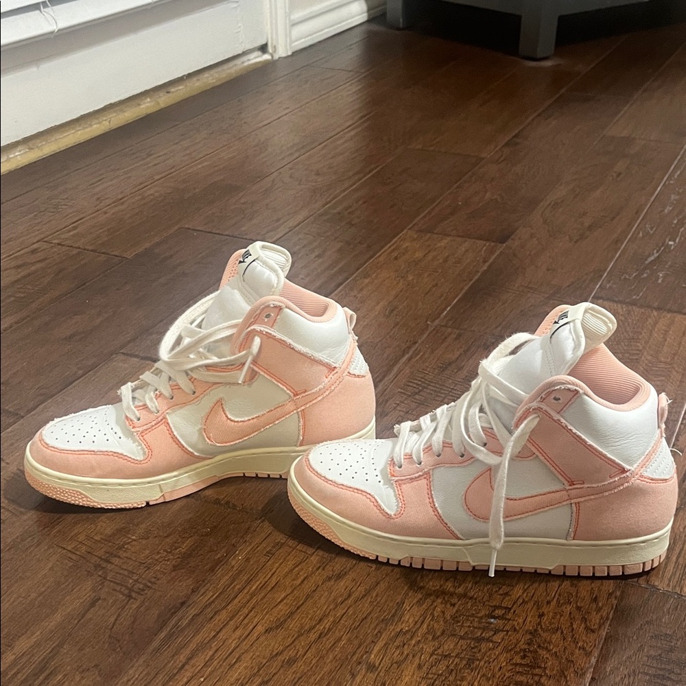 Nike High-Top Sneakers in Peach and White